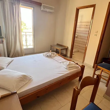 Michaela ホテル ポロス