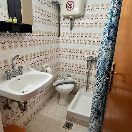 Michaela ホテル ポロス