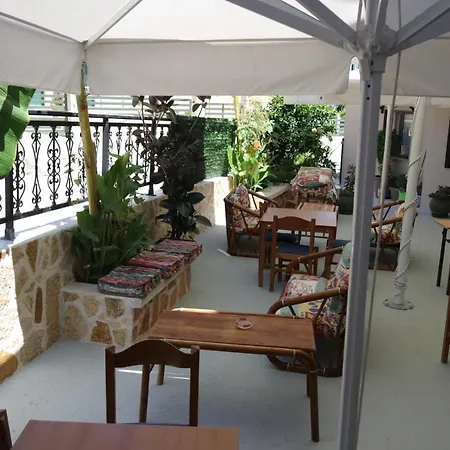 Michaela Hotel 3*